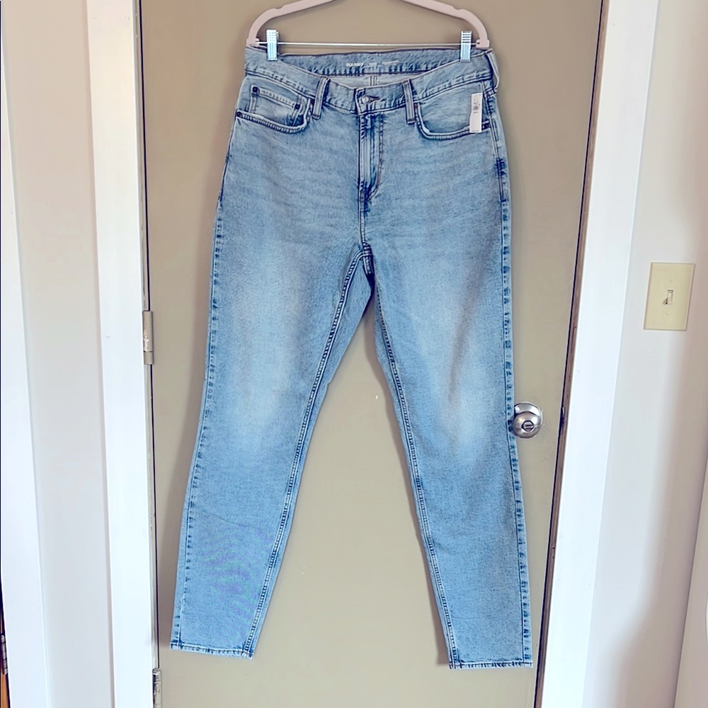 NWT Men’s Old Navy light/medium wash Jeans - 36x36